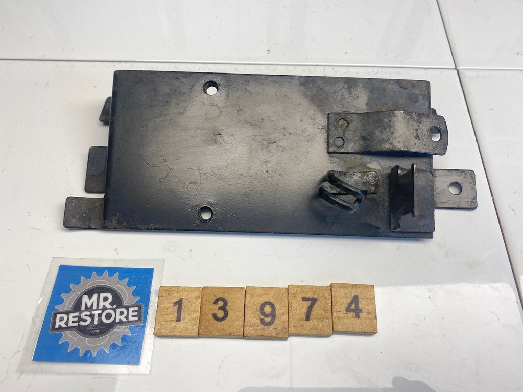 Suzuki GSXR1100 89-92 GSXR750 88-90 Elec Holder Plate 47410-17C00