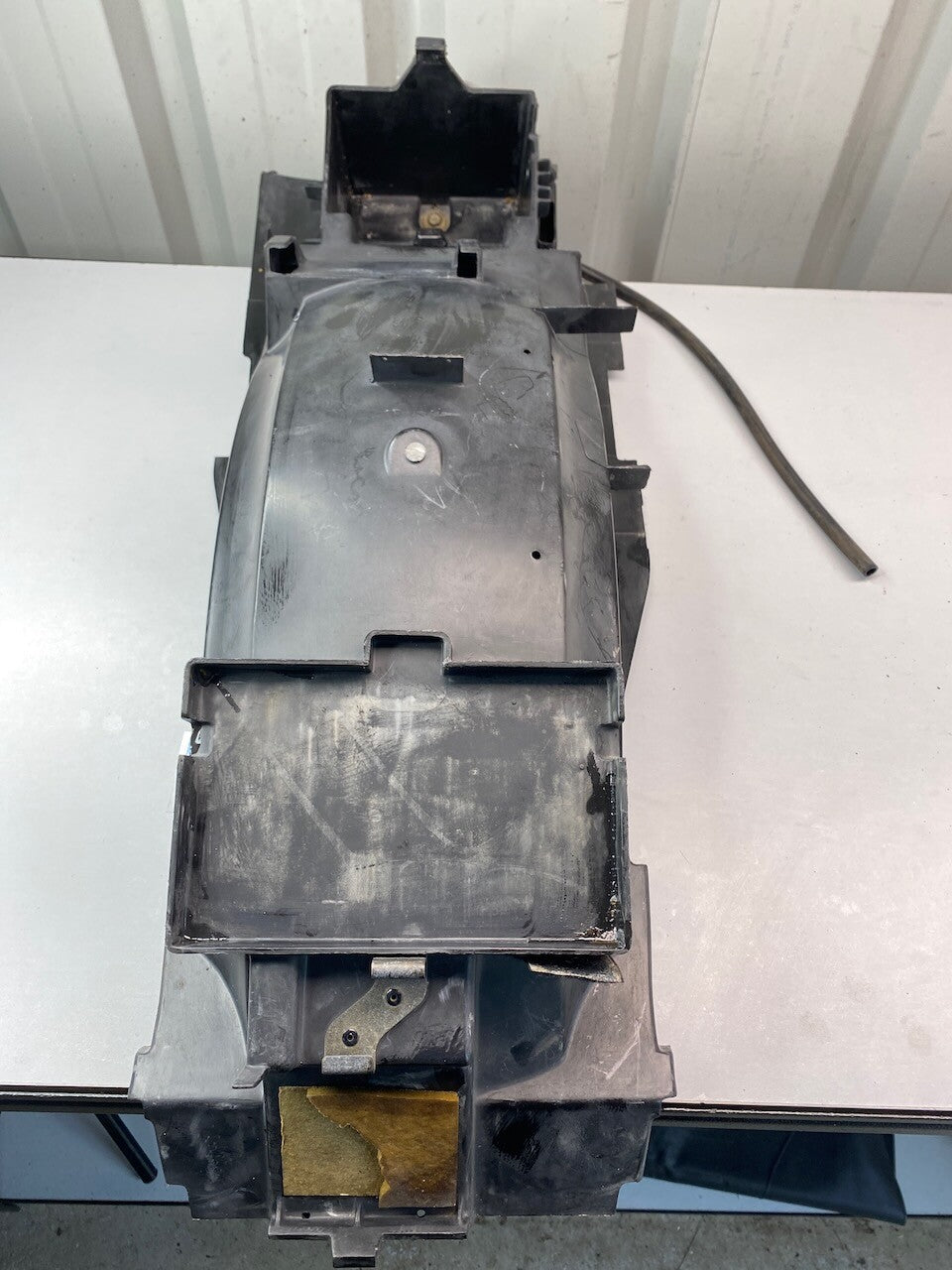 Kawasaki ZZR1100 1990-92 Rear Under Fender Mudguard Battery Tray 35023-1257