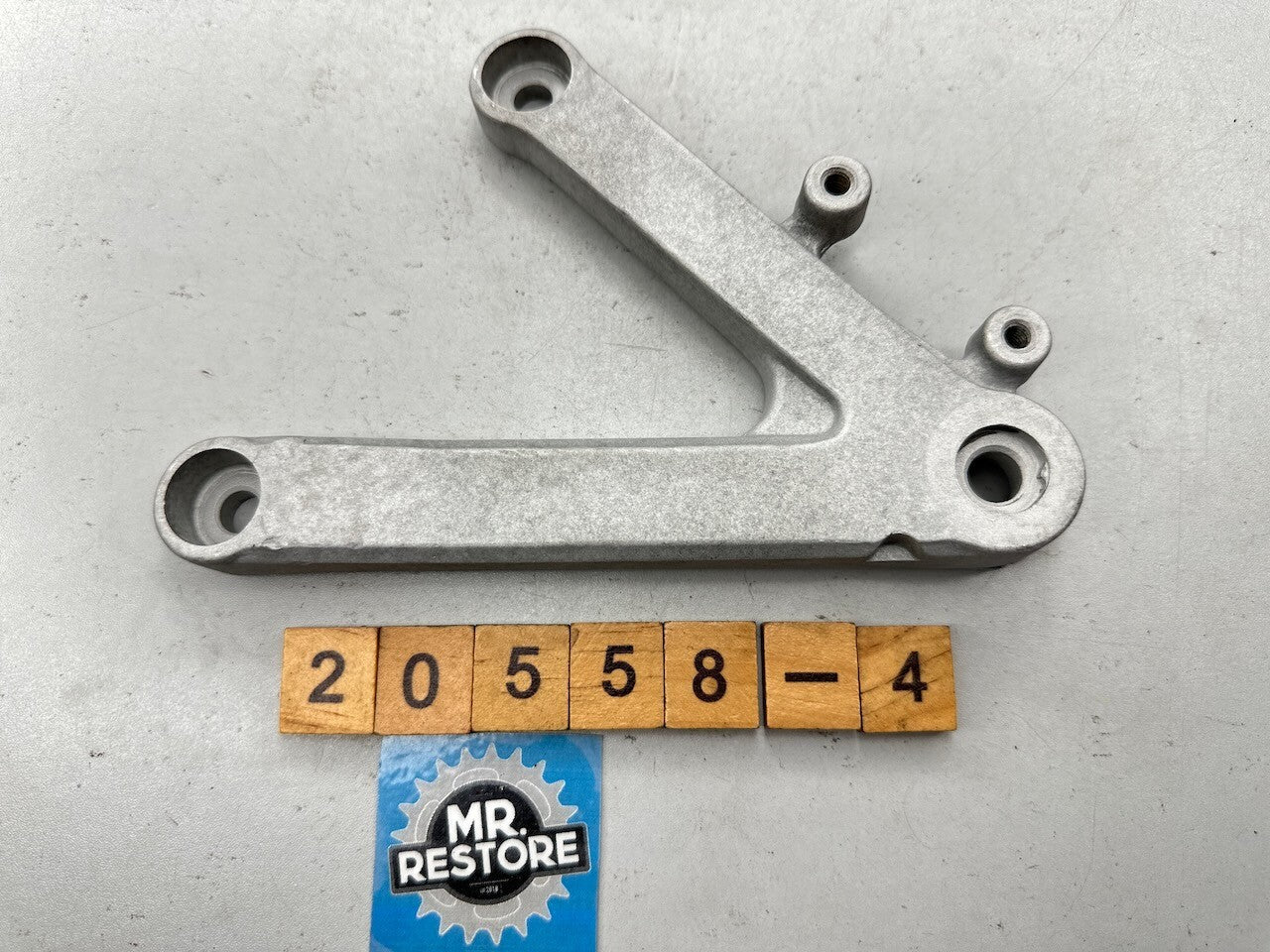 Honda CBR250RR MC22 L/H Footrest Foot Peg Bracket OEM 50700-KAZ