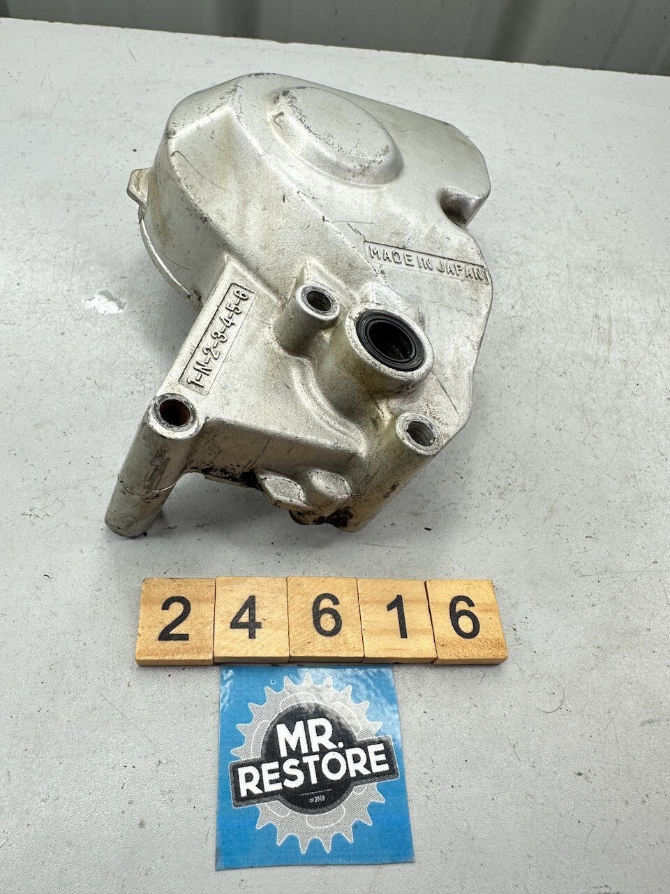 Yamaha FZR250 Front Sprocket Crankcase 2 Cover 2KR-15421-00 2KR-15421-02