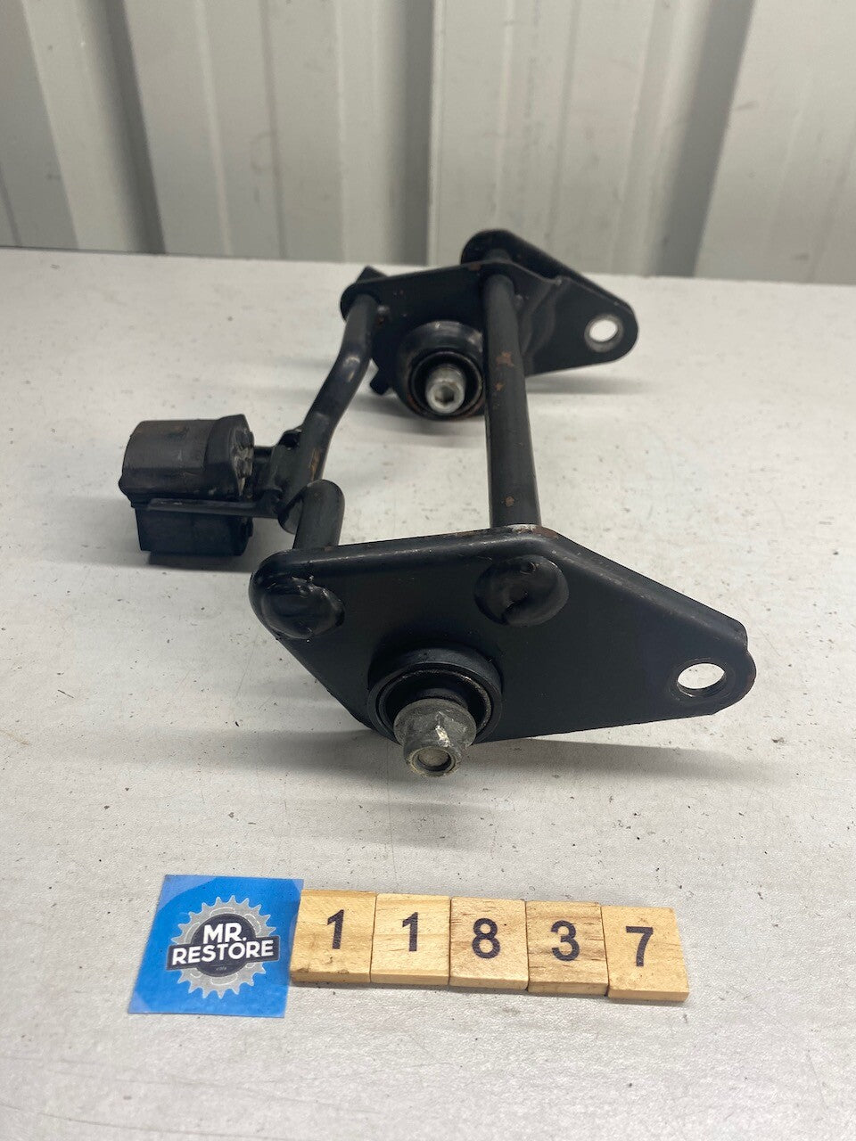 Aprilia SR50 Di-Tech Engine Mount Bracket & Damper - (From a low k bike)