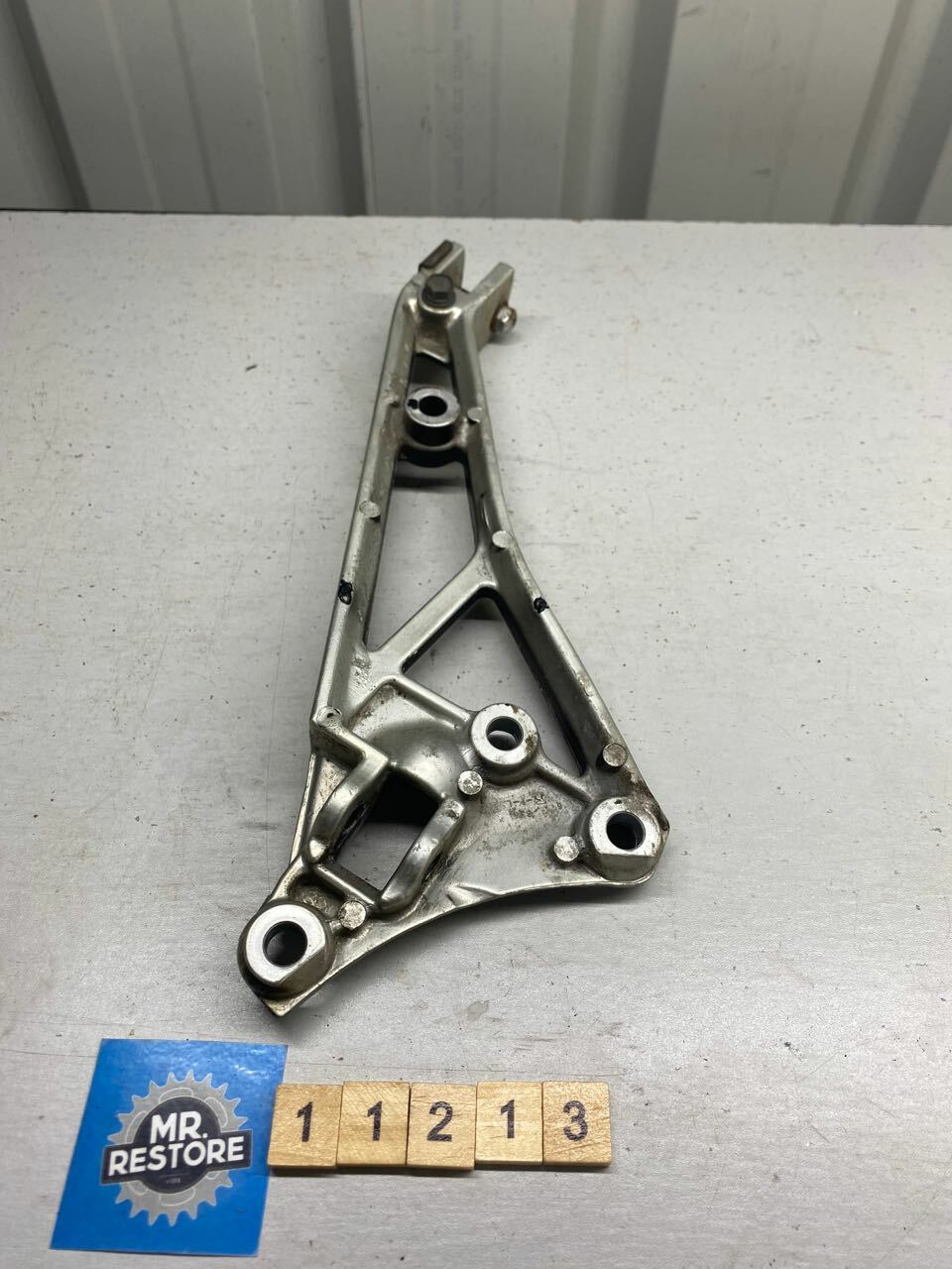 Suzuki GSX250FW L/H Footrest Hanger
