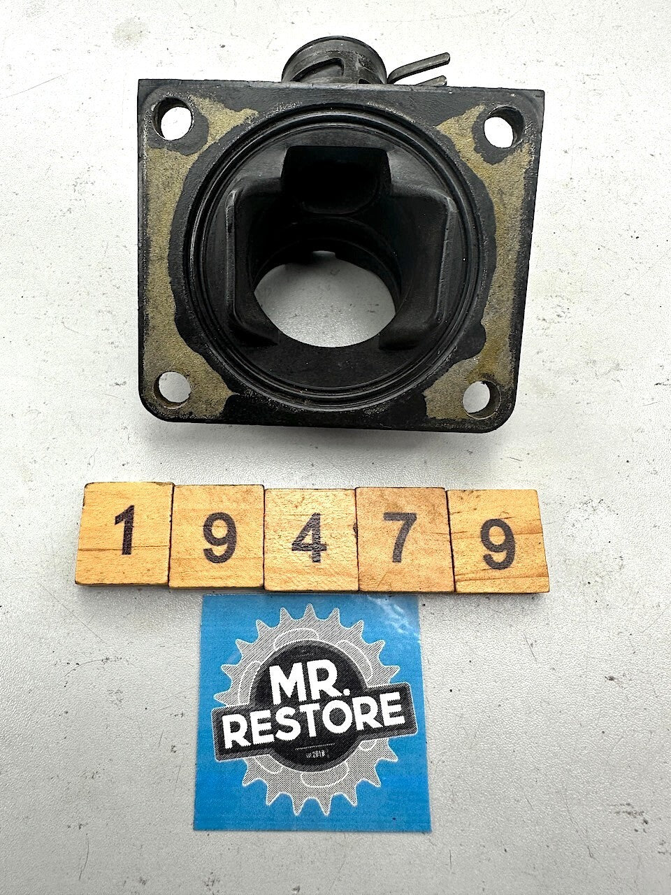 Yamaha RZ250 RZ350 RD350 RD250 YPVS 1983-88 Carburettor Joint Manifold 31J-13565