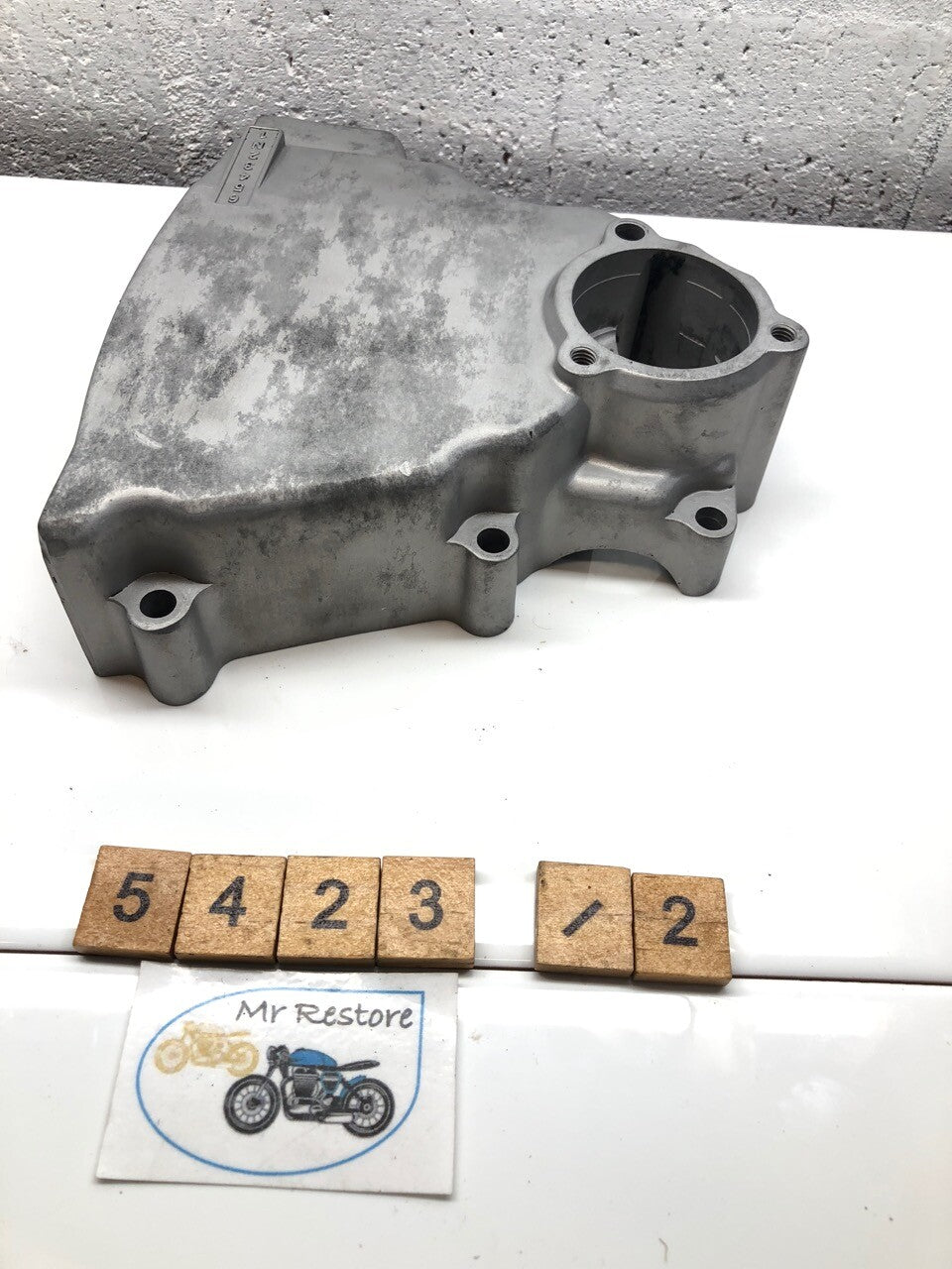 Kawasaki GPZ900R GPZ750R ZX900 Chain Cover  14026-1173 (bead blasted)