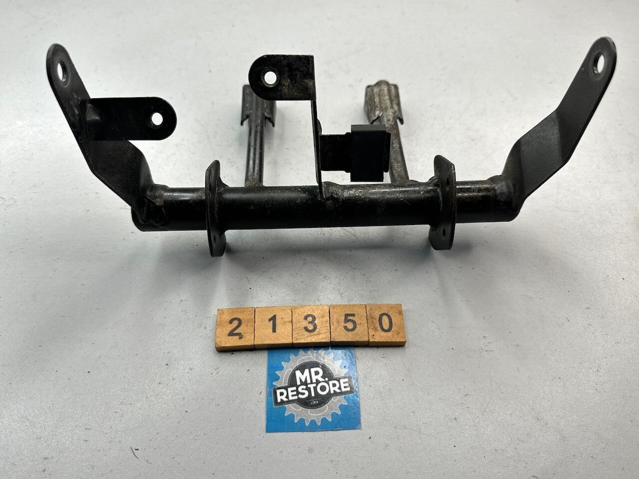 Yamaha TZR250 1986-88 1KT 2MA Fuel Tank Stay 1 Bracket - 1KT-24115