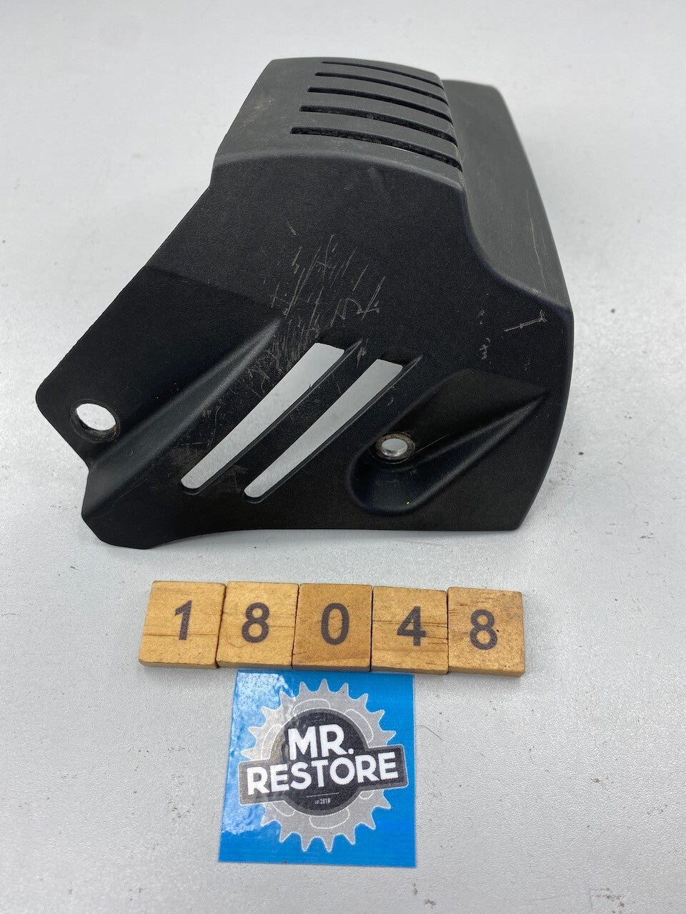 BMW R1200GS R1200RT R1200R L/H Lower Cylinder Cover 12137653137