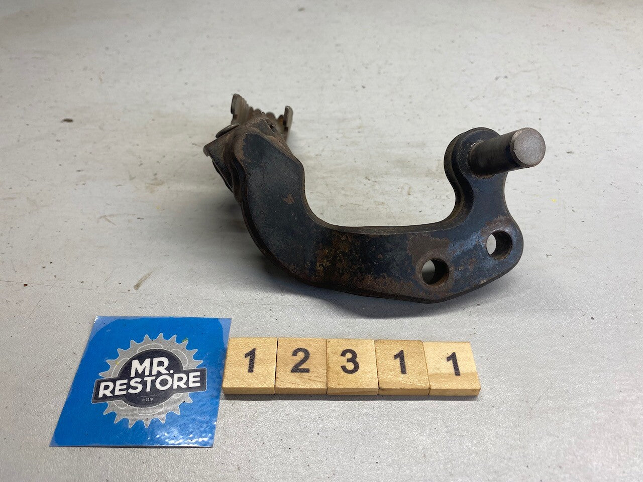 Yamaha XT550 R/H Foot Rest & Bracket 5Y1-27422-02-R4