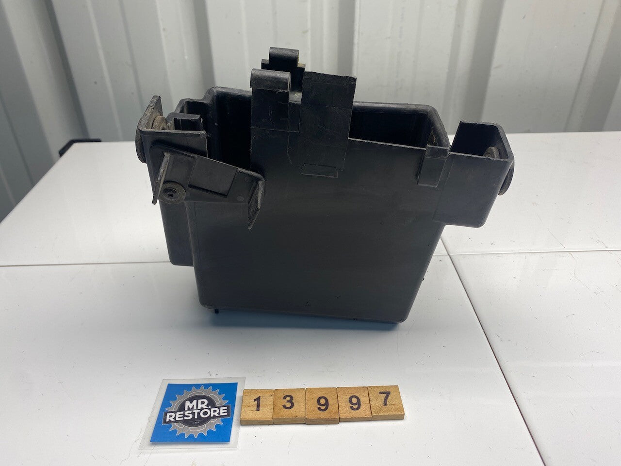 Yamaha FZR1000 1989-90 Battery Holder Box 3GM-21240