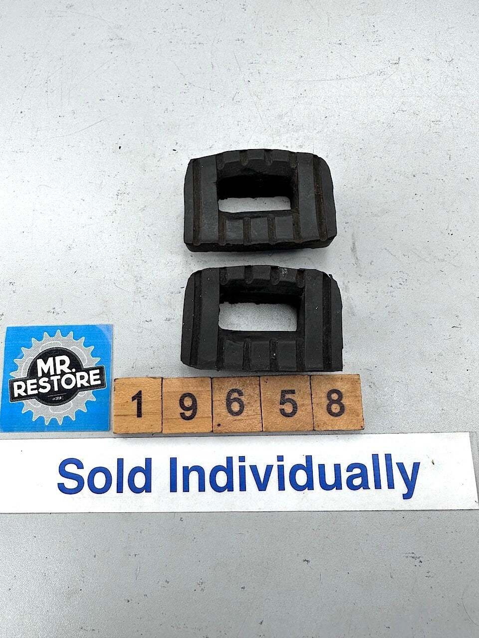 Yamaha FJ1200 FJ1100 SRX SDR TDR125 Rear Fuel Tank Rubber Mount 36Y-24182