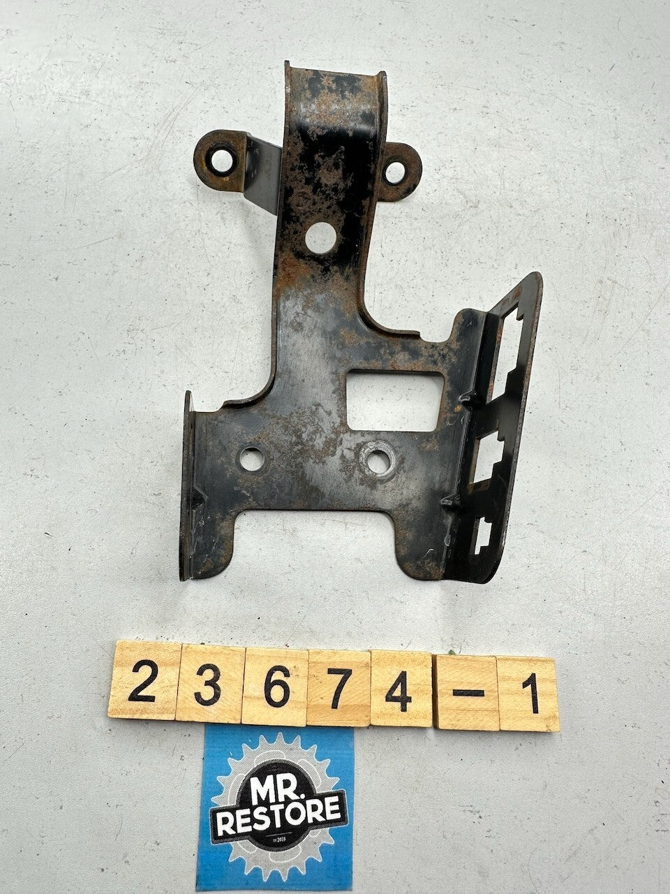 Kawasaki ZZR250 EX250 '90-93' Thermostat Bracket 11048-1507