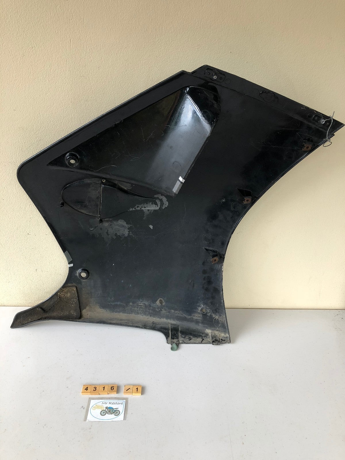 Suzuki RGV250 K L Side Panel 94481-12C00 L/H 1988-89 - 5 Available
