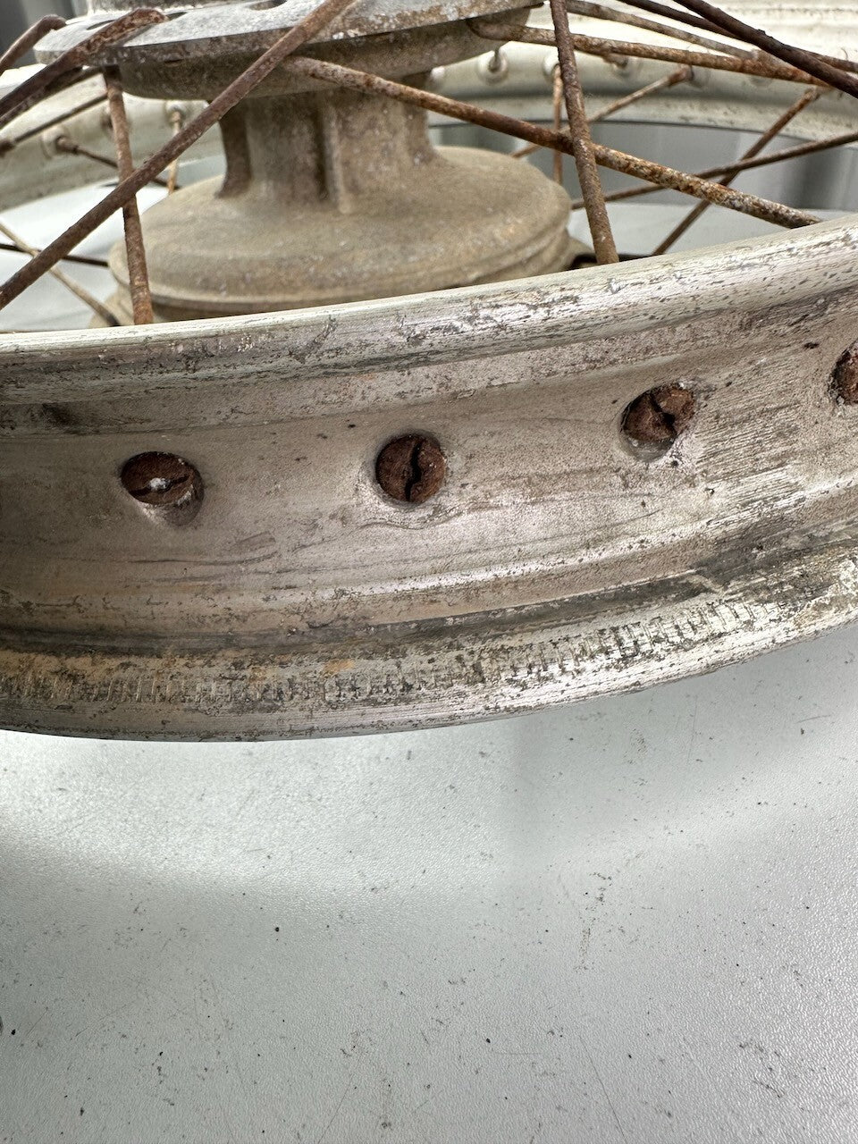 Kawasaki Vintage Motorcycle Dirt Rear Wheel (K250 F-II ?) OEM D.I.D 18x1.85