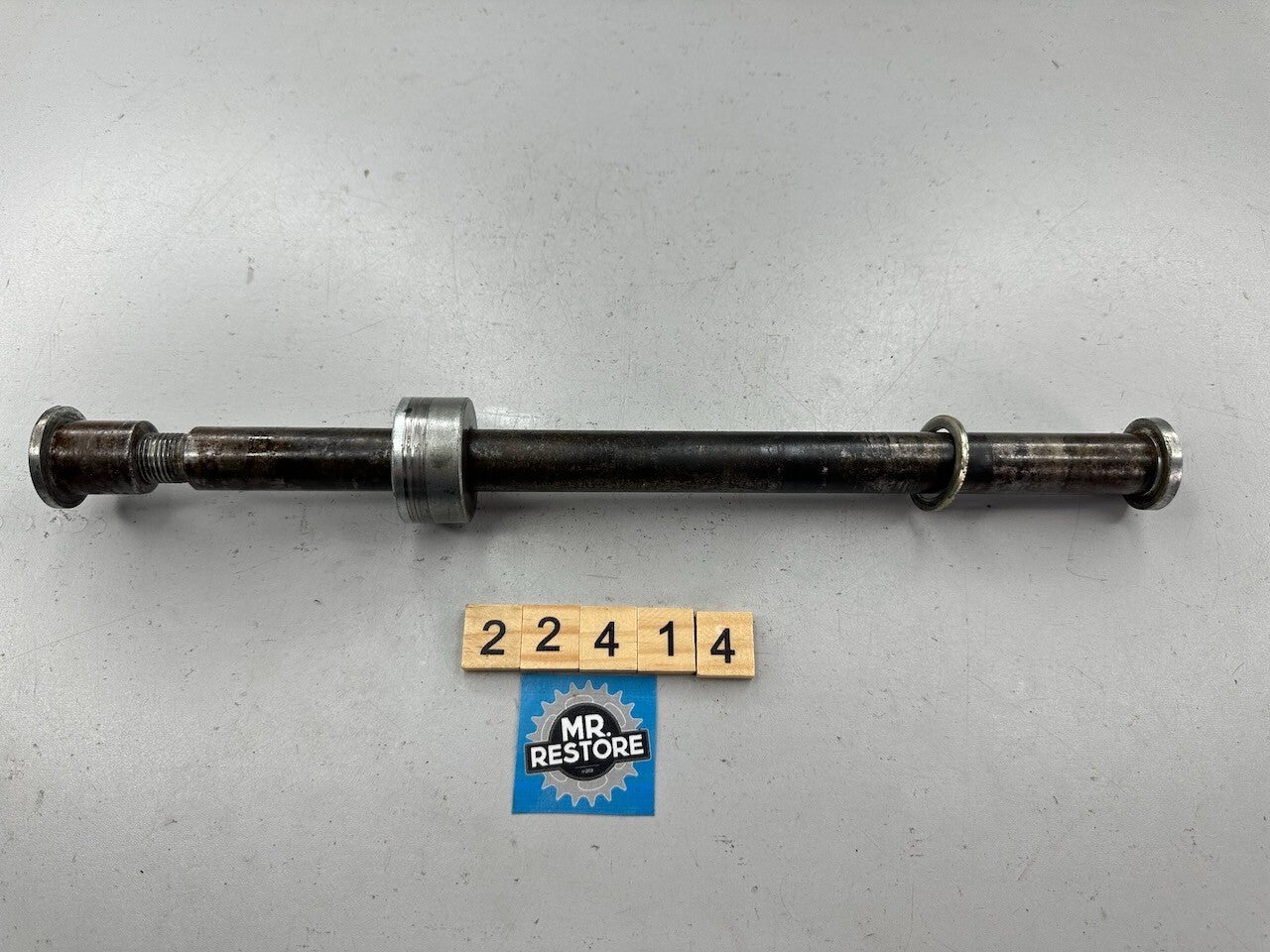 Kawasaki GPZ1000RX ZX1000 1986-88 Rear Wheel Axle, Spacers & Nut 41068-1194