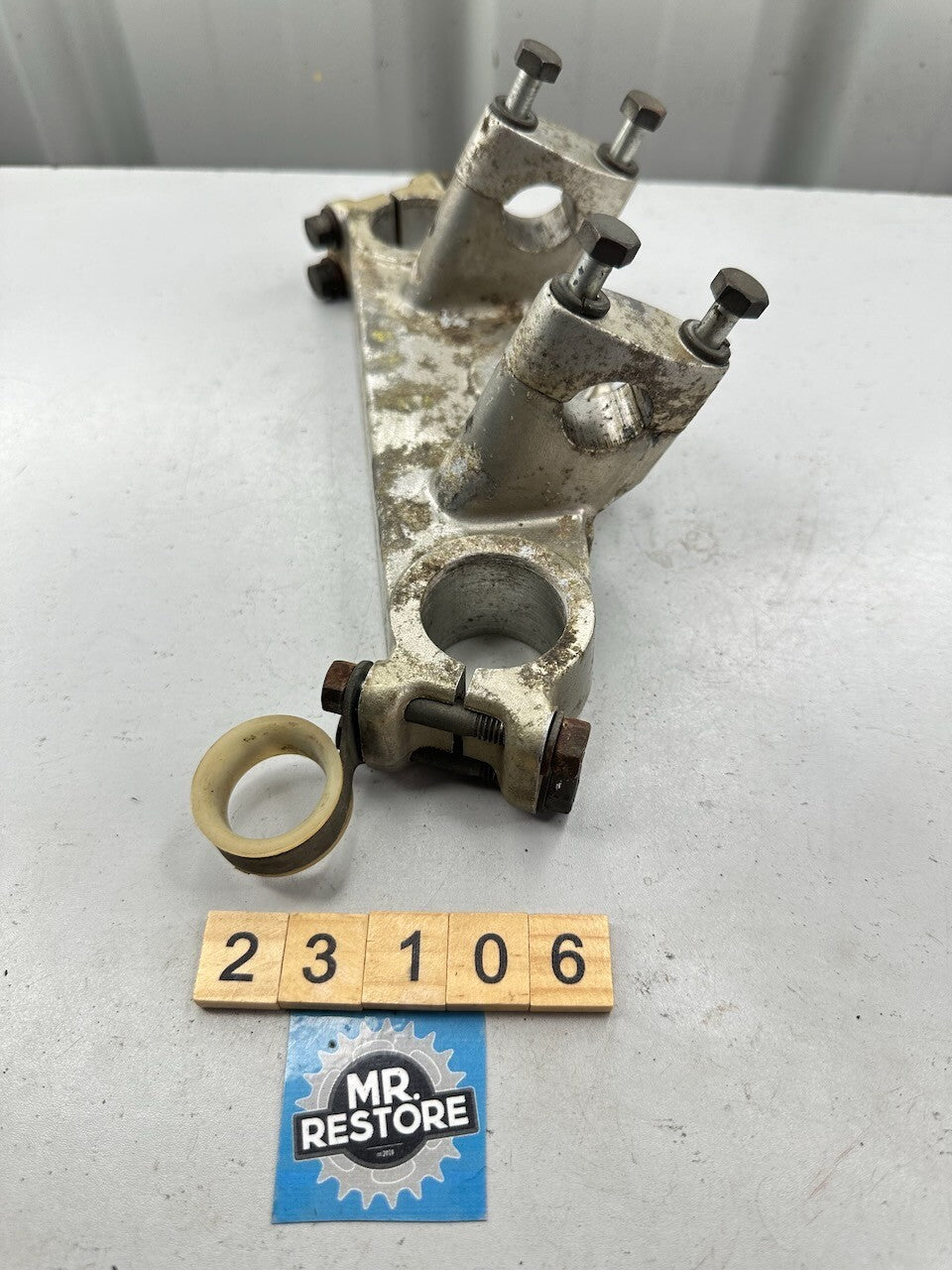 Kawasaki KDX175 KX125 KLX250 Steering Upper Fork Clamp Triple Tree 44039-1018