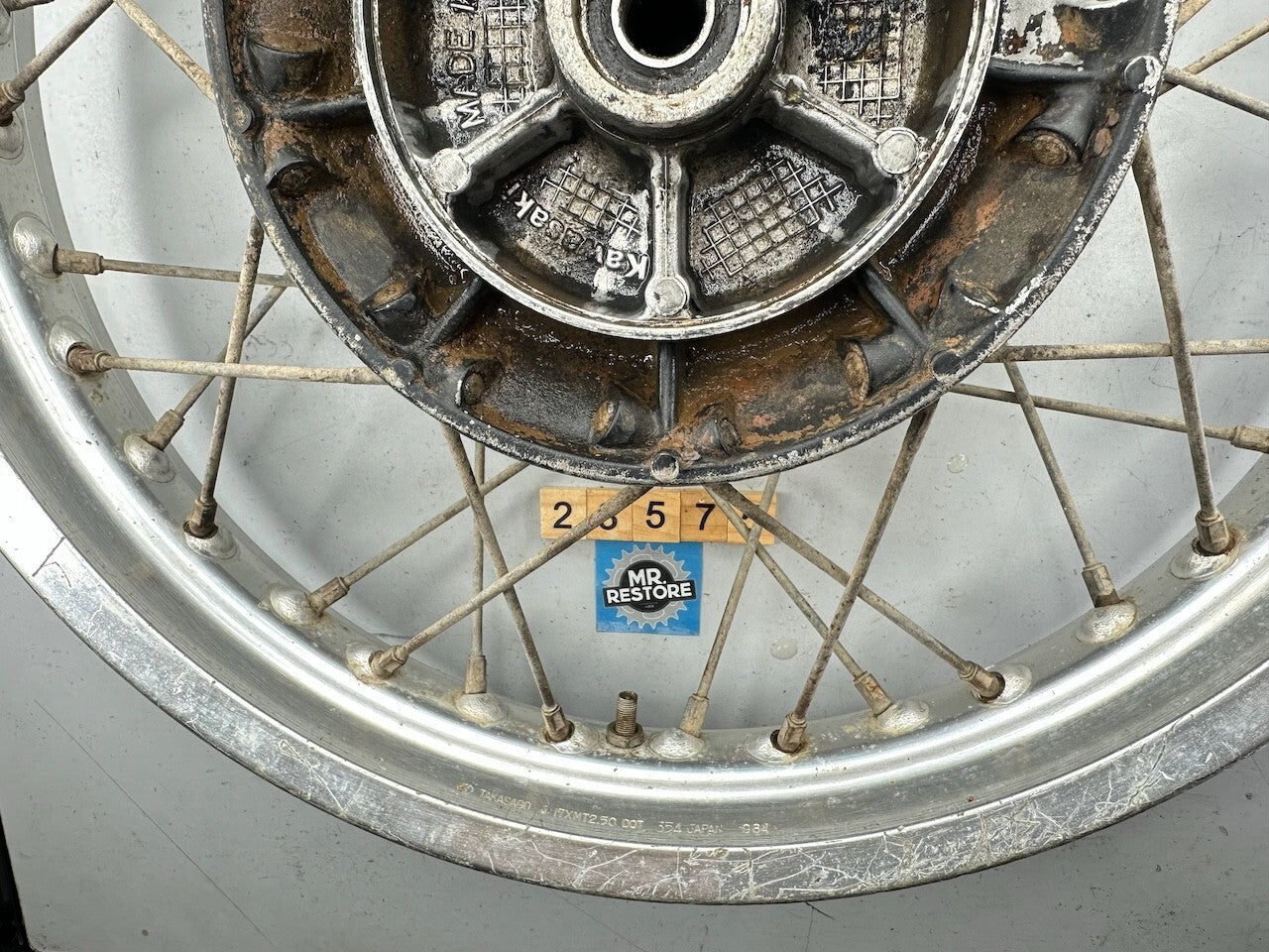Kawasaki KL600 1984-89 17x2.50 Rear Wheel Hub & Rim - 41034-1107