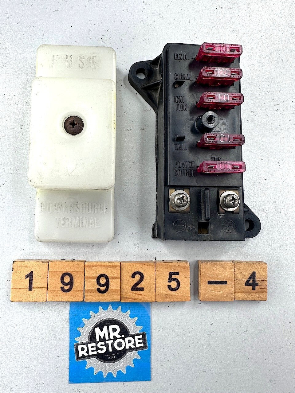 Suzuki GSXR1100 GSXR750 GSX1100 GSX750 GSX600 Fuse Box & Cover 36740-05A01