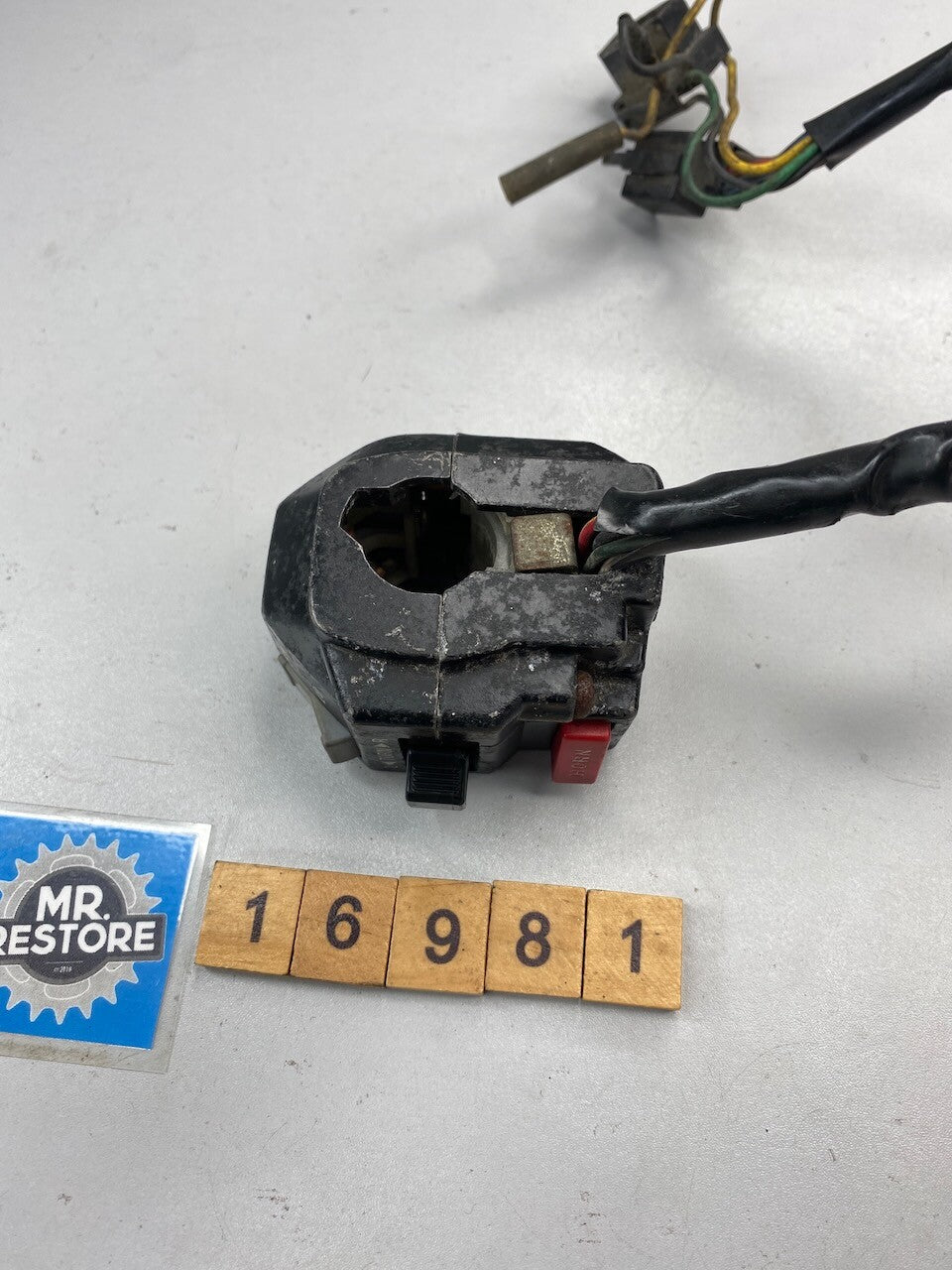 Yamaha TZR250 OEM L/H Handlebar Switch 
