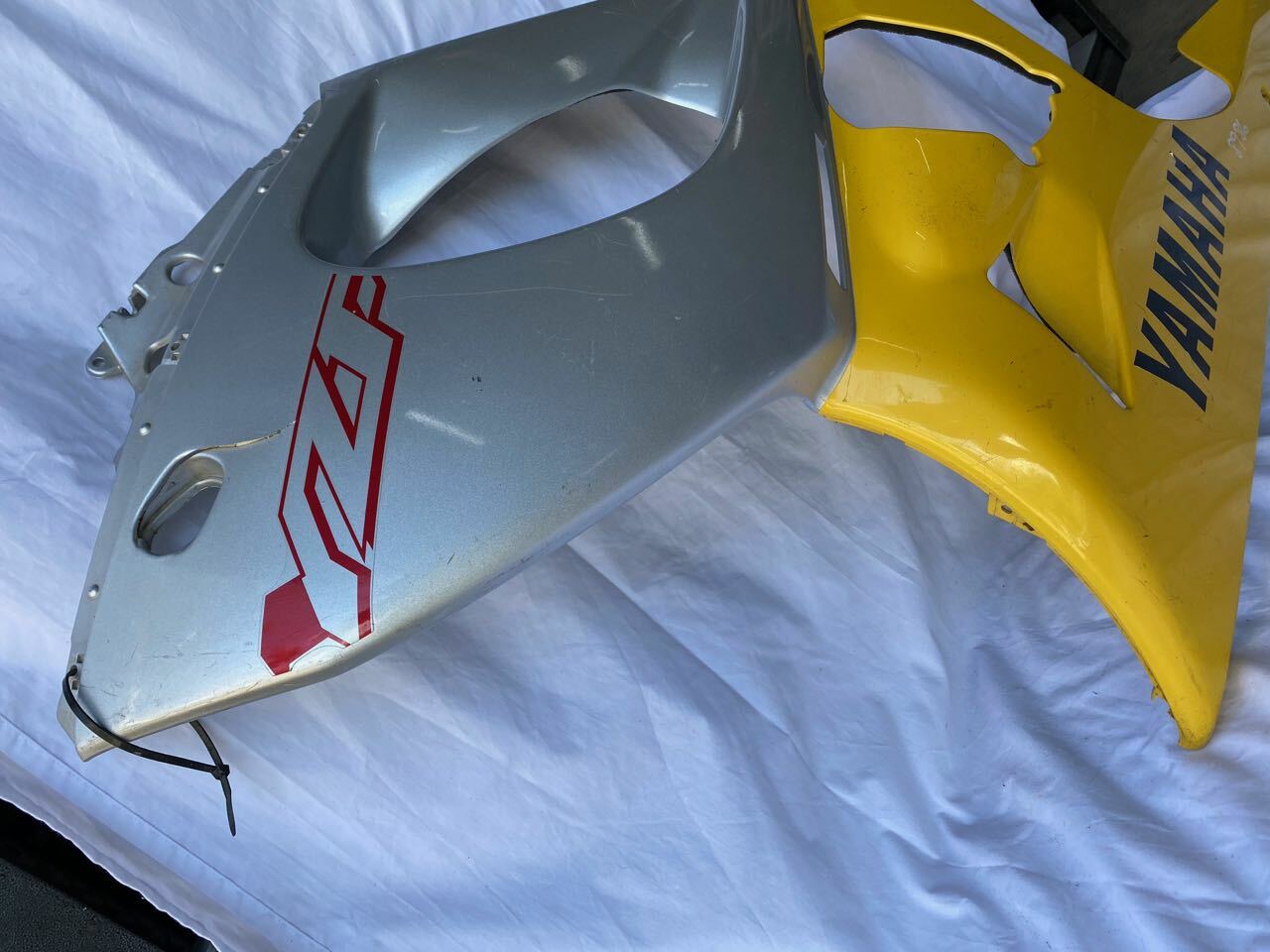 Yamaha YZF600 Thundercat L/H Side Panel 4TV-2835U Yellow Silver