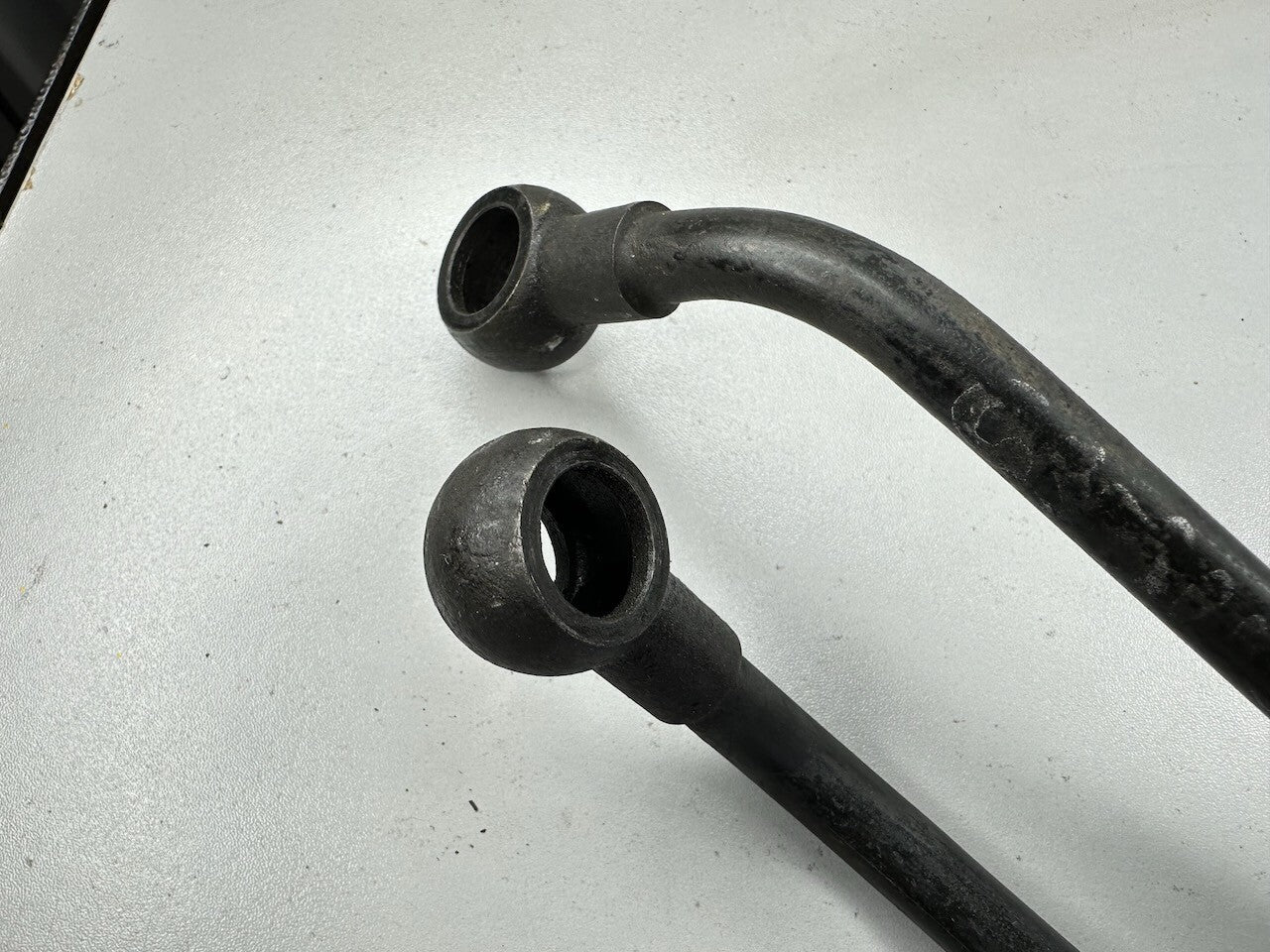 Suzuki GSX1100 GS1150 Pair of Oil Cooler Hose Line Pipes 16460-00A00 16470-00A00