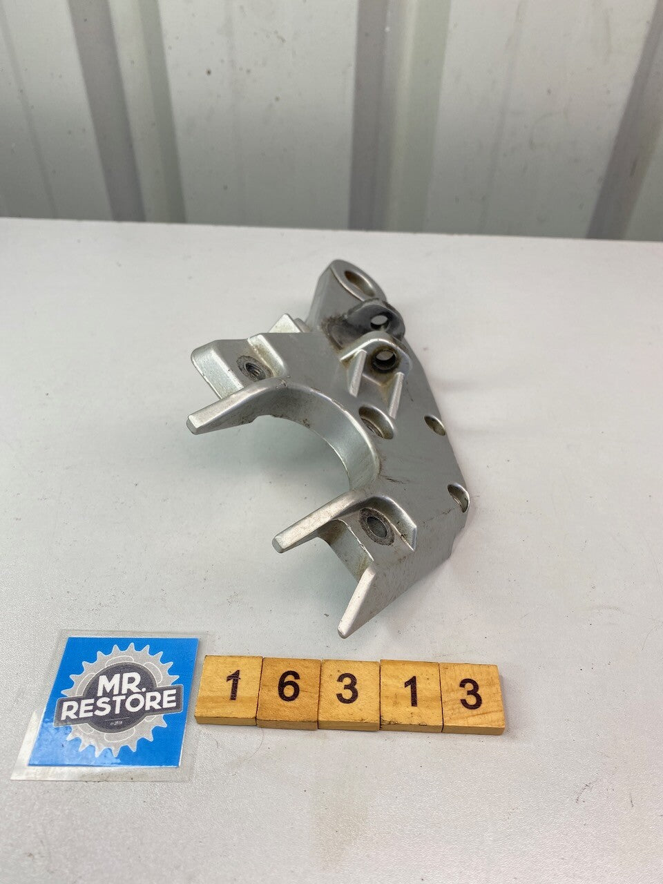 BMW R1100R R1100RS R850R R/H Footrest Plate 46 71 2 311 640