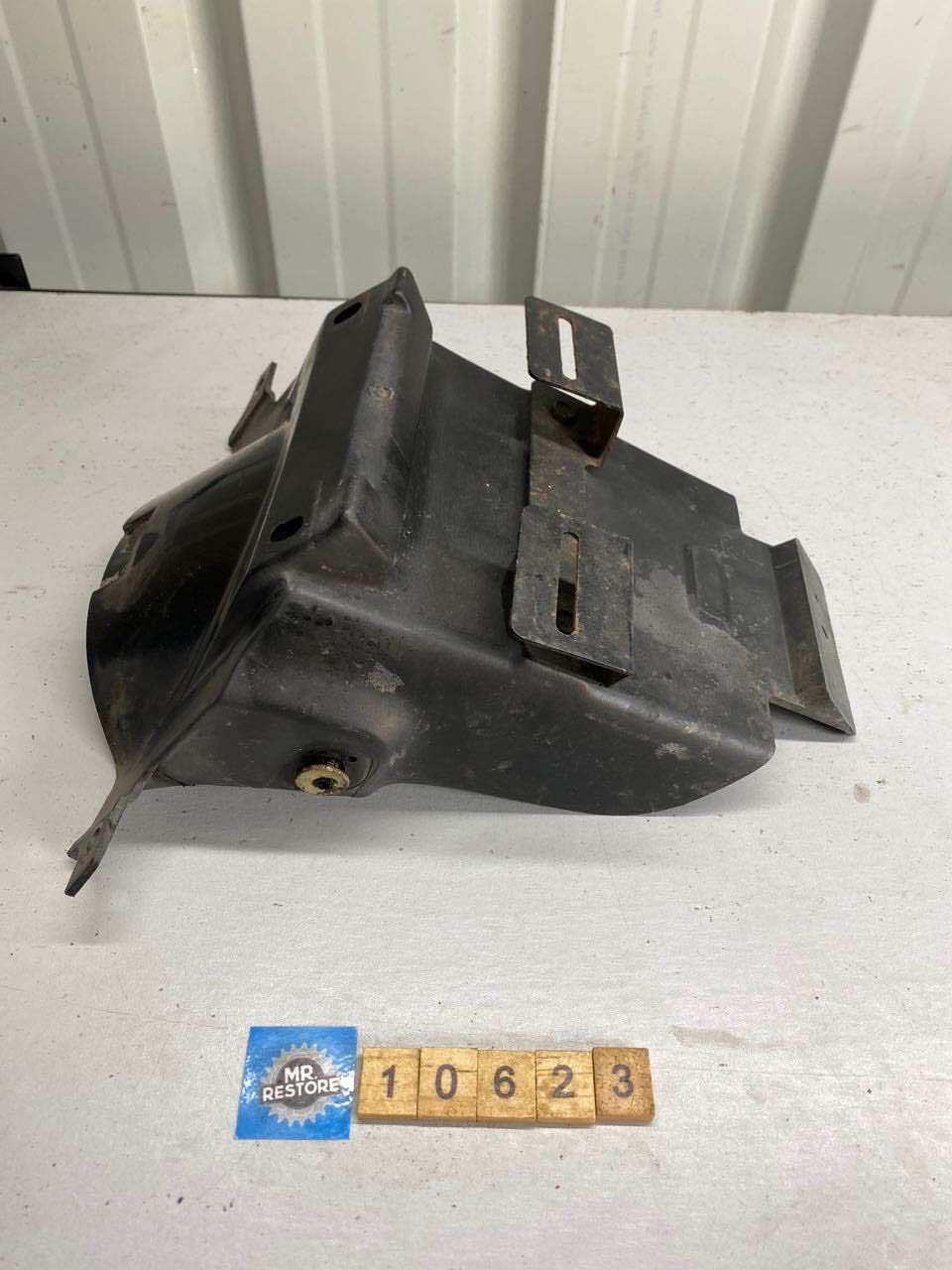 Suzuki GSX250F Across Rear Mudguard Fender Registration Plate Bracket
