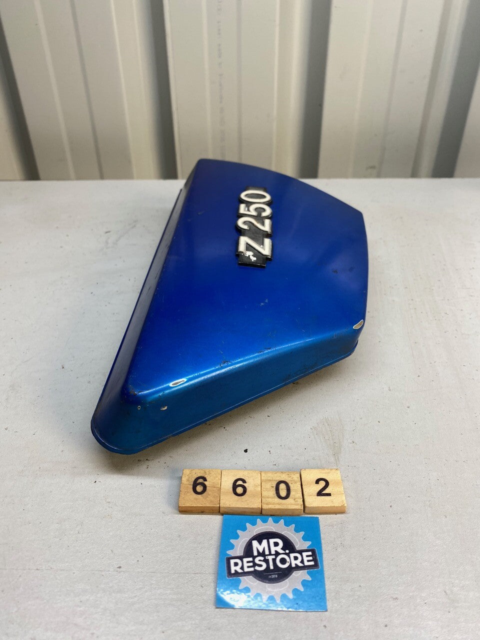 Kawasaki Z250 KZ250 A - R/H Side Cover 36001-1033