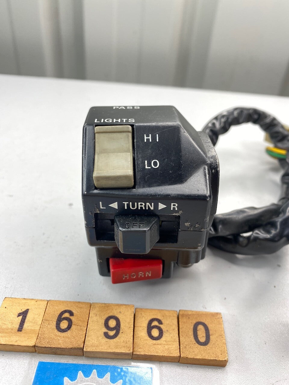 Yamaha FZR250 2KR L/H Handlebar Switch 2KR-83972