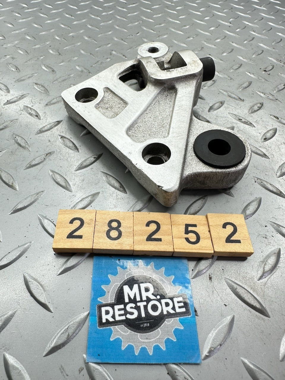 Suzuki RG500 RG400 OEM L/H Footrest Footpeg Bracket 43821-20A00