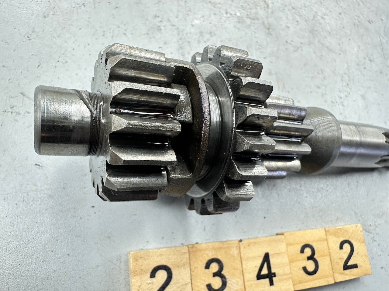 Yamaha V70 U7E Transmission Main Axle & Gear 296-17410-09