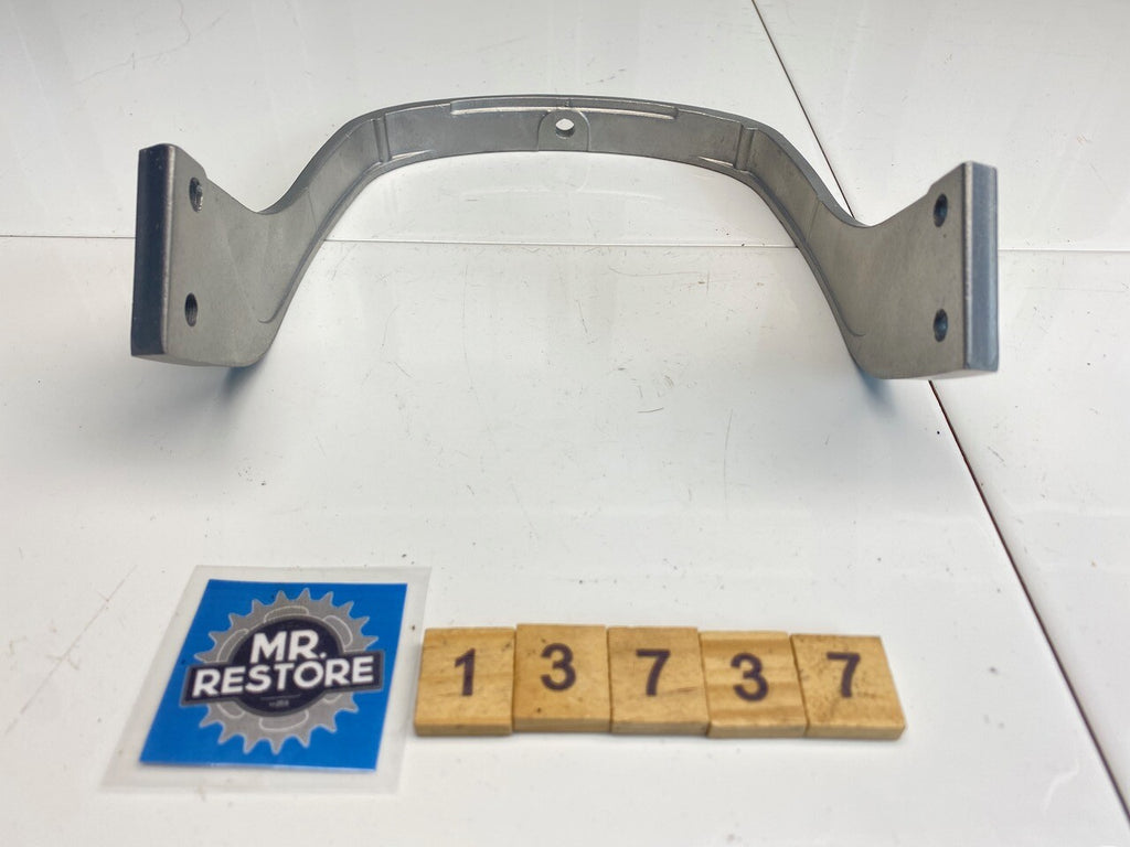 Kawasaki GPZ900R GPZ750R Front Mudguard Brace - Reconditioned