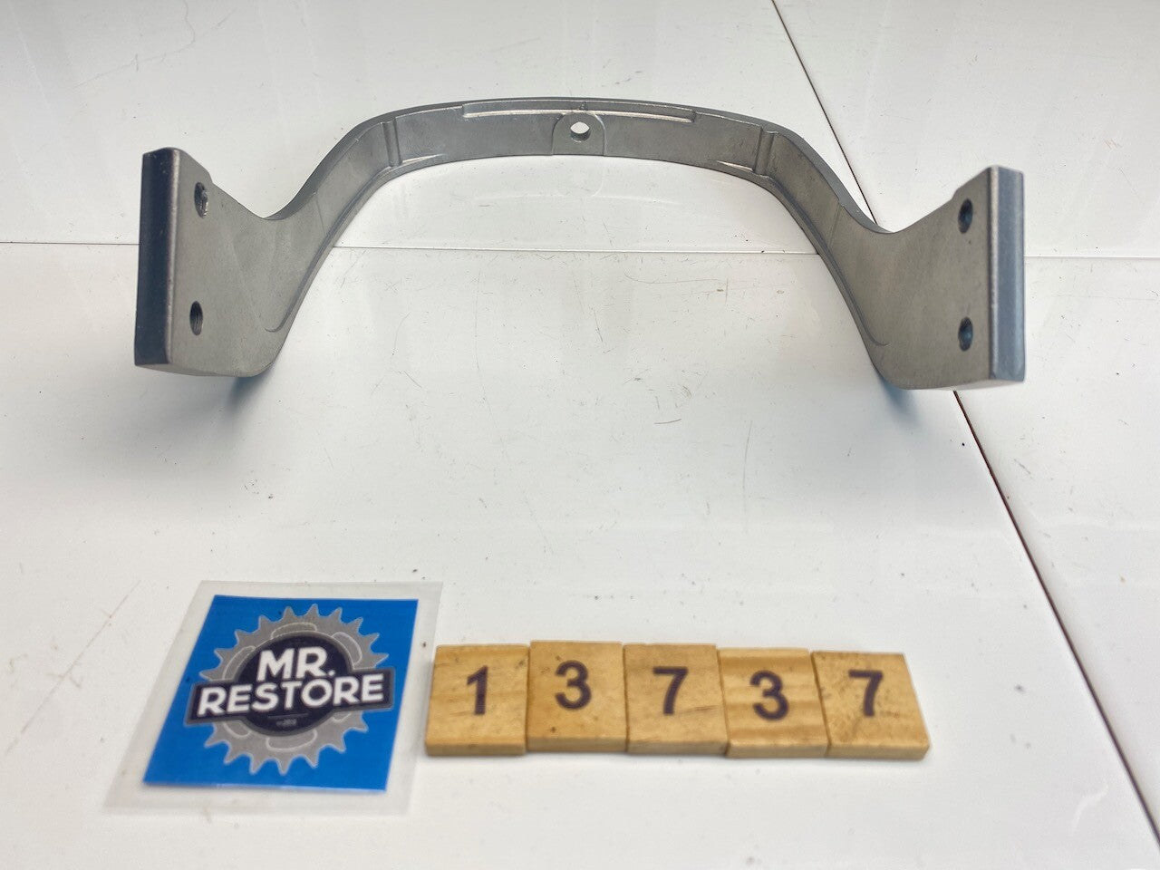 Kawasaki GPZ900R GPZ750R Front Mudguard Brace - Reconditioned