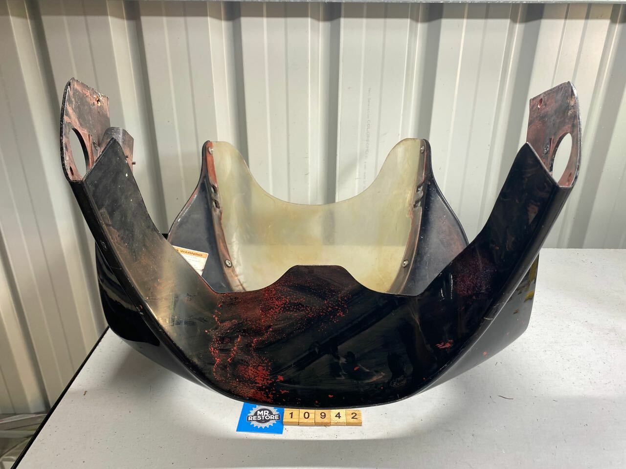 Suzuki GSXR1100 GSXR750 W Front Nose Cone Headlight Surround 94411-17E0