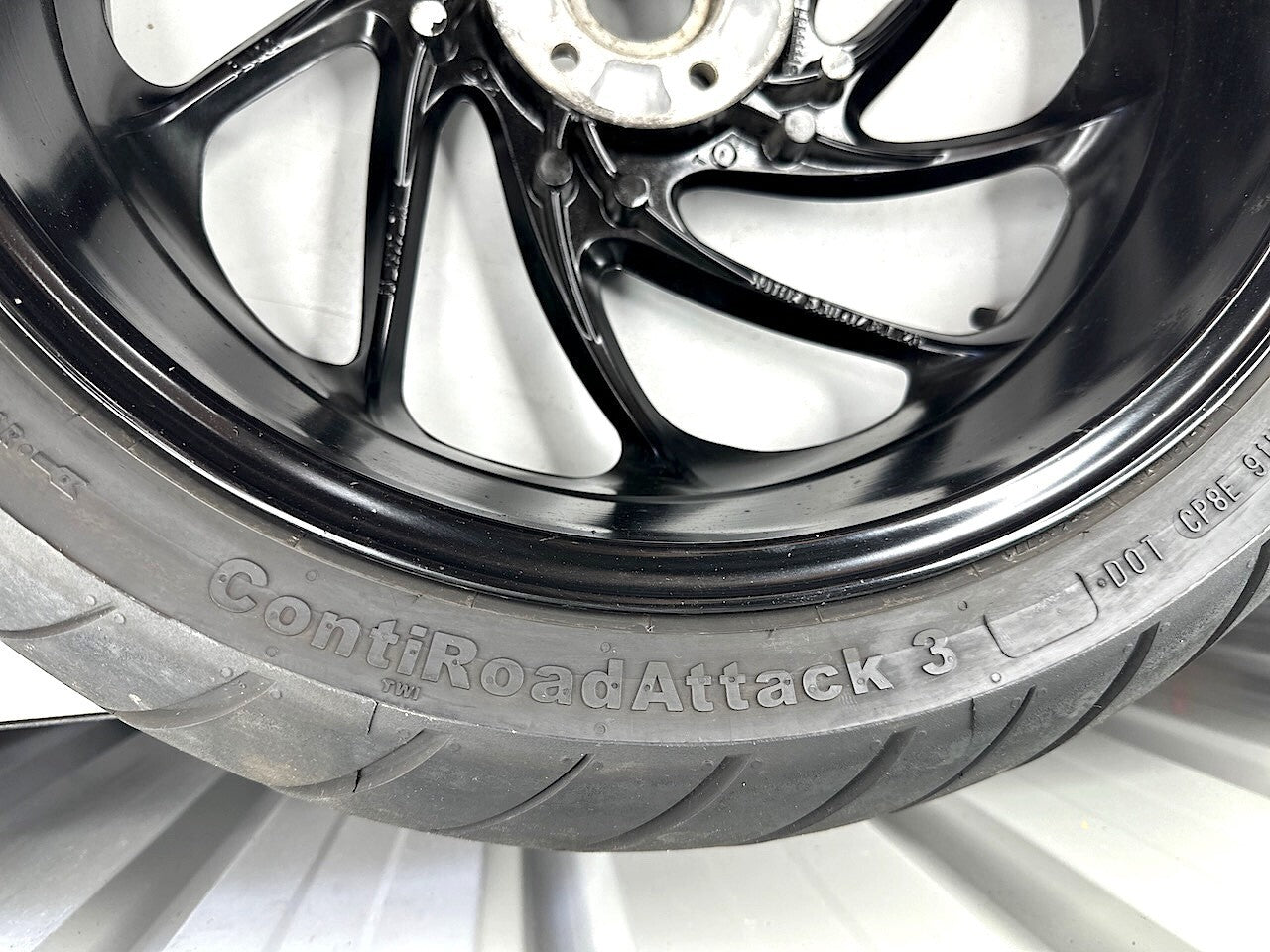 BMW F800S Rear Wheel With Good Condition Continental Tyre Fitted 7589363