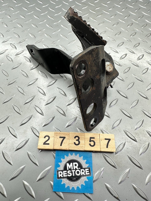 BMW F650GS '99-07' G650GS '08-15' Front Right Foot Rest Peg & Bracket