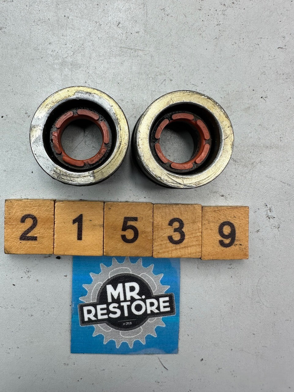 Yamaha TZR250 1KT 2MA TDR250 TDR240 R1-Z Pair Power Valve Holders 2 47X-1131F-01