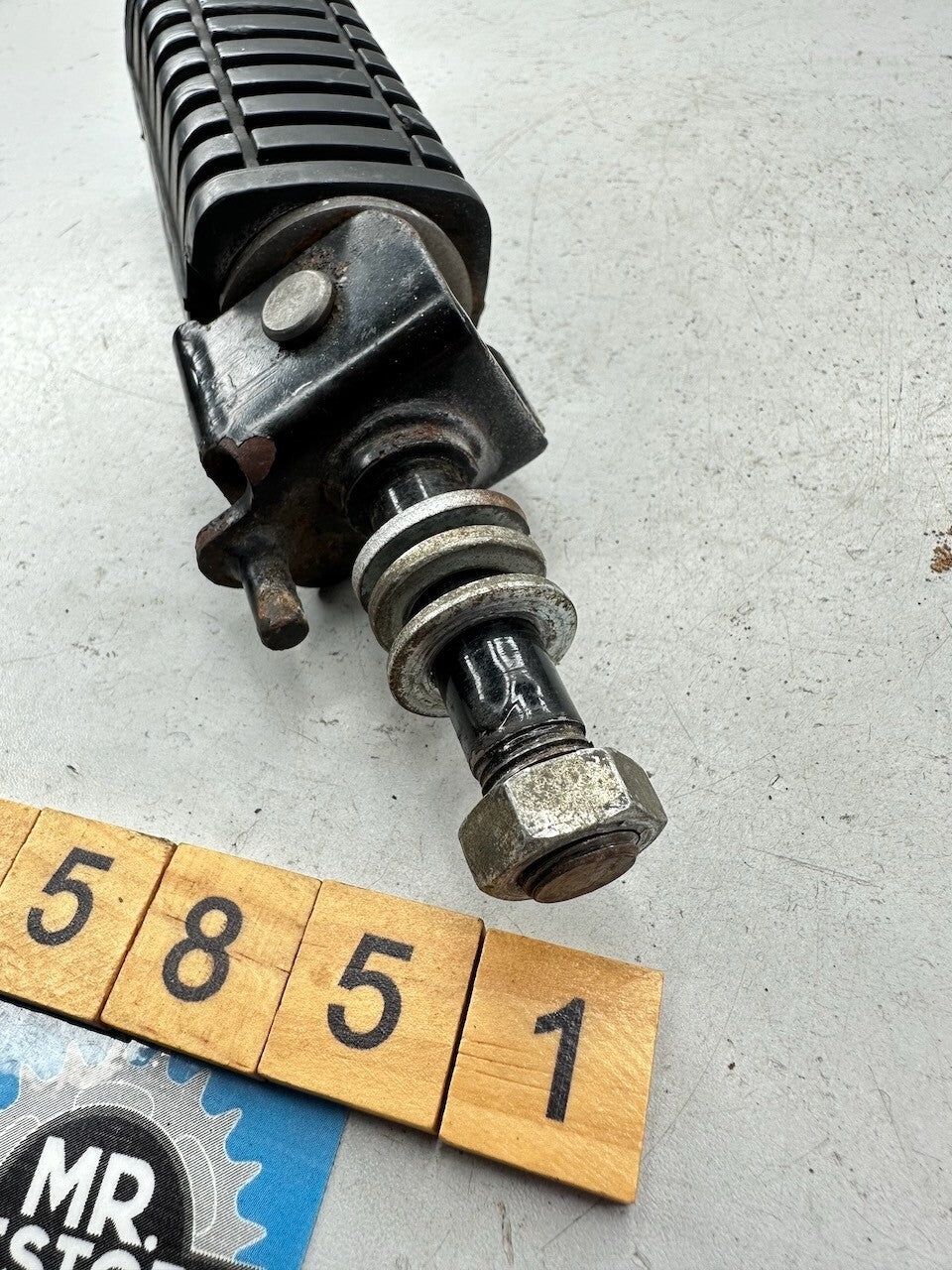 Kawasaki Z1300 KZ1300 Front Right Foot Rest Peg 34028-1016  34003-1030