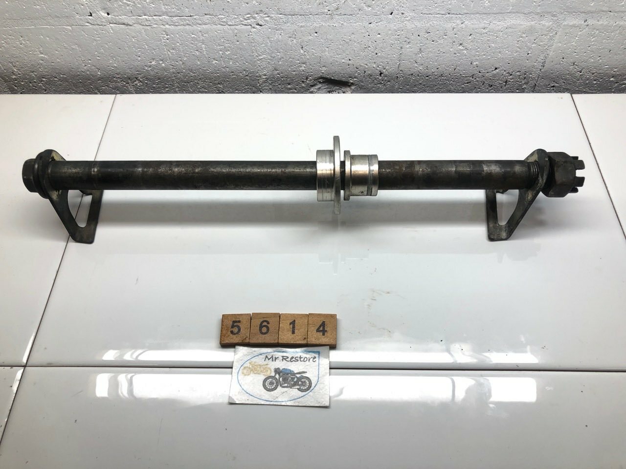 Kawasaki ZX6R ZX600 F3 1995-7 Rear Wheel Spindle Axle & Parts 41068-1350