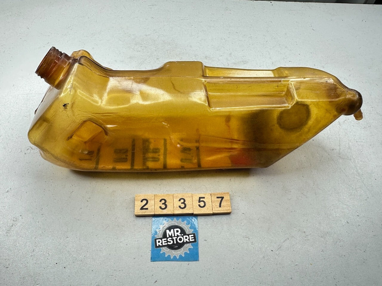 Yamaha V70 V80 V90 Two Stroke Oil Tank