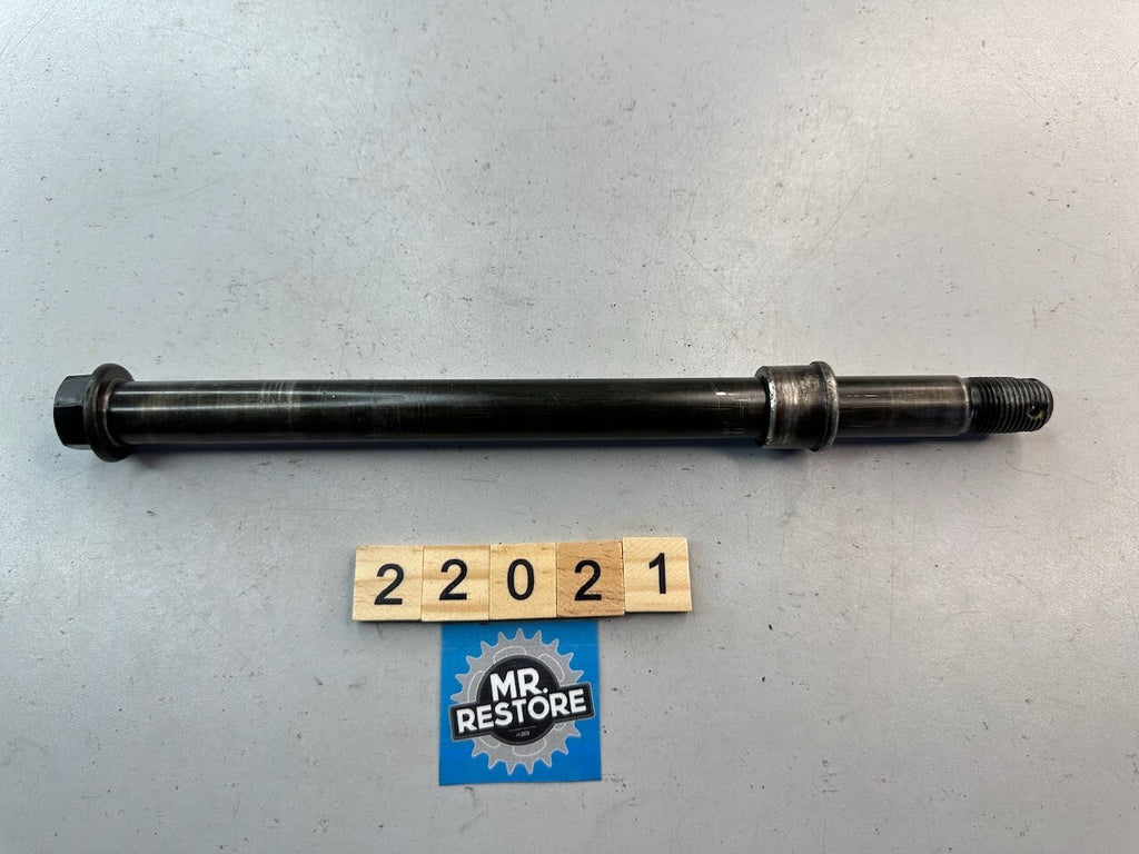 Yamaha XJ900S Diversion XT350 Front Wheel Axle 4KM-25181