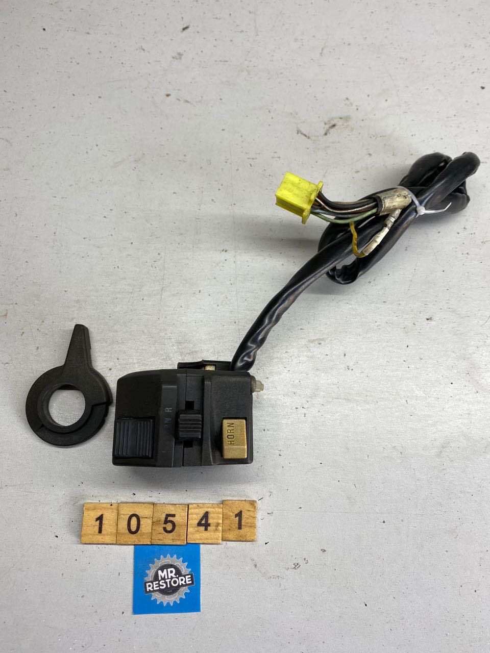 Suzuki L/H Switch & Lever RGV250 GSX1100 GSX250F GSX750 VN800 37400-32B01