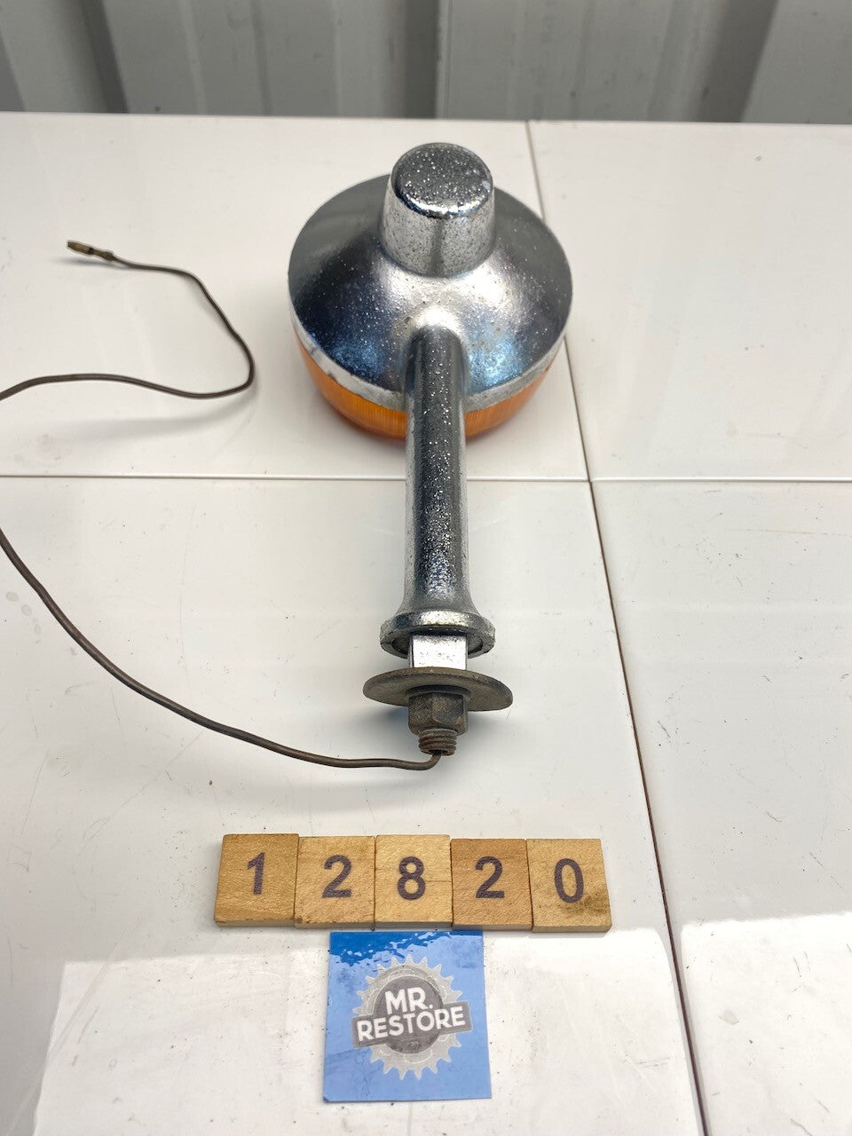 Suzuki Motorcycle Vintage OEM Indicator with 35600-3 Lens (tested)