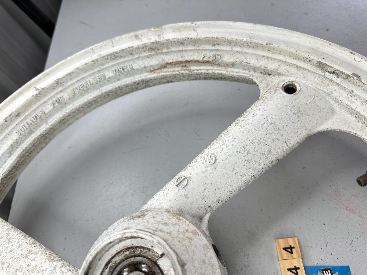 Yamaha TZR250 1KT 2MA Front Wheel 17 x 2.15 (F-33)