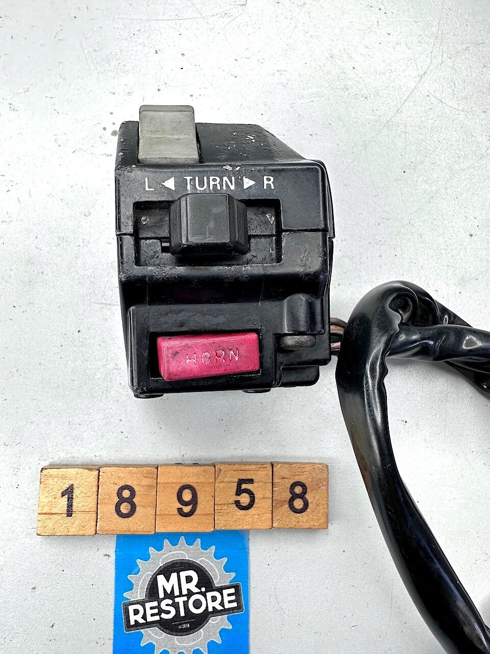 Yamaha RZ500 RZV500R RD500LC YPVS OEM L/H Handlebar Switch