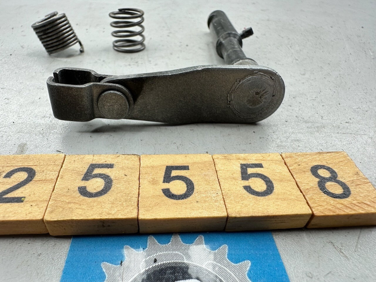 Honda XR350 R '85' Clutch Actuator Arm & Springs 22810-KN5-671