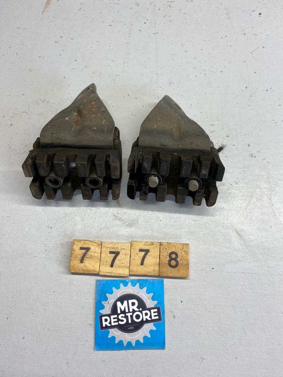 Yamaha FZ750 1987 Fuel Gas Tank Mount Assys (Pair)