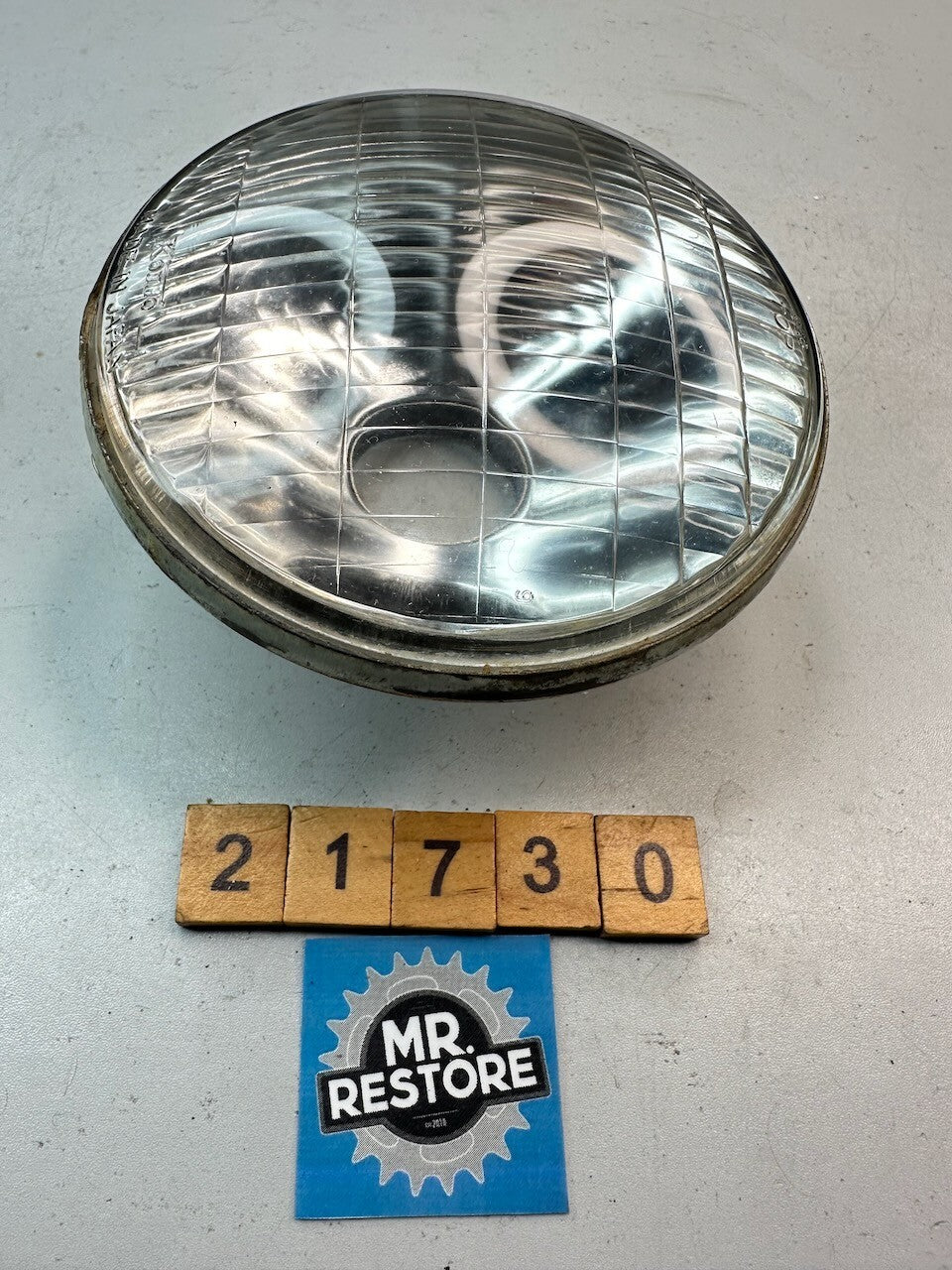Yamaha TY250 A TT500 IT400 6V35/35V OEM Koito Headlight Lens 434-84120-60