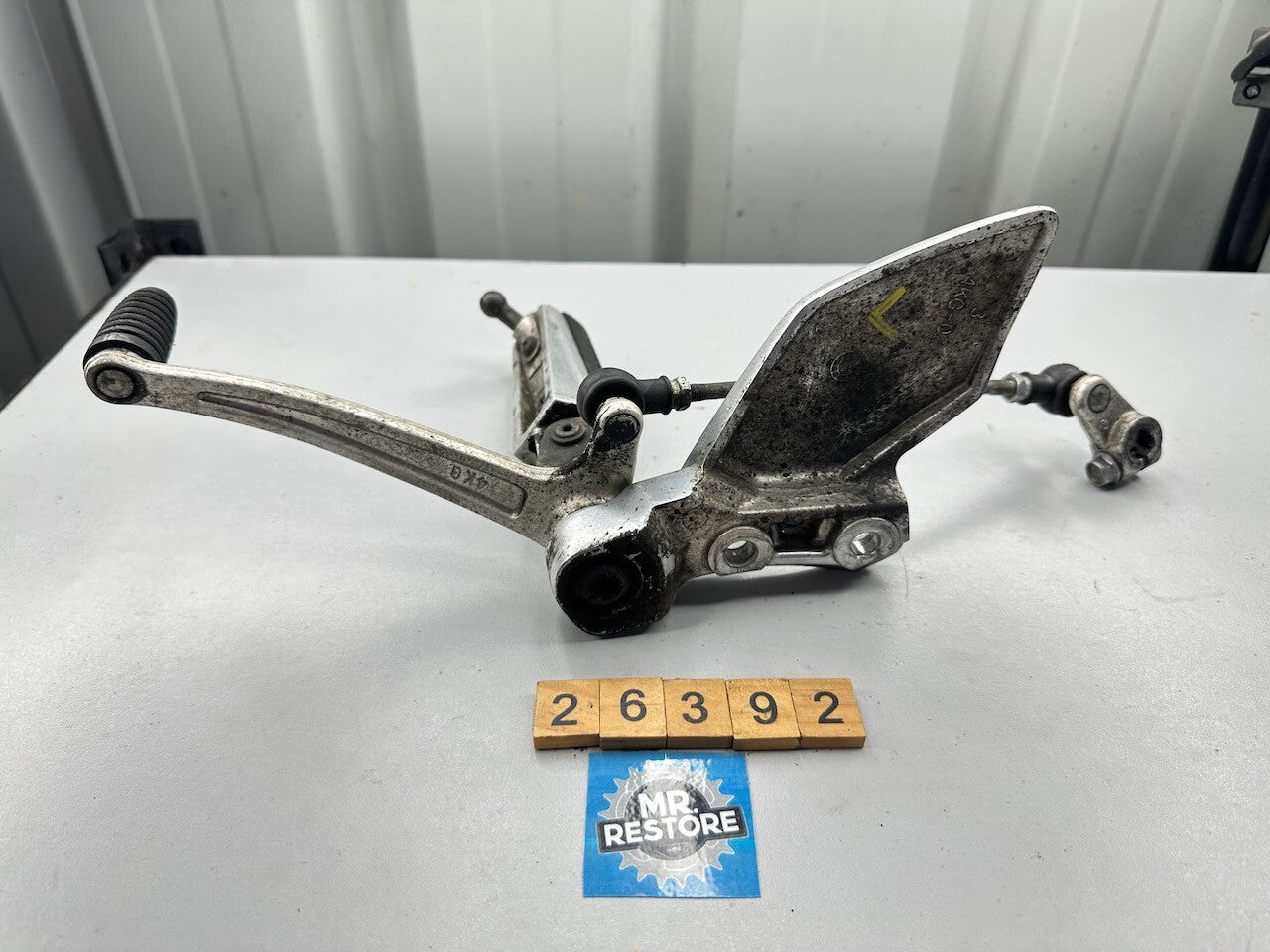 Yamaha XJR1300 Left Riders Foot Rest Peg / Bracket & Gear Shift Pedal