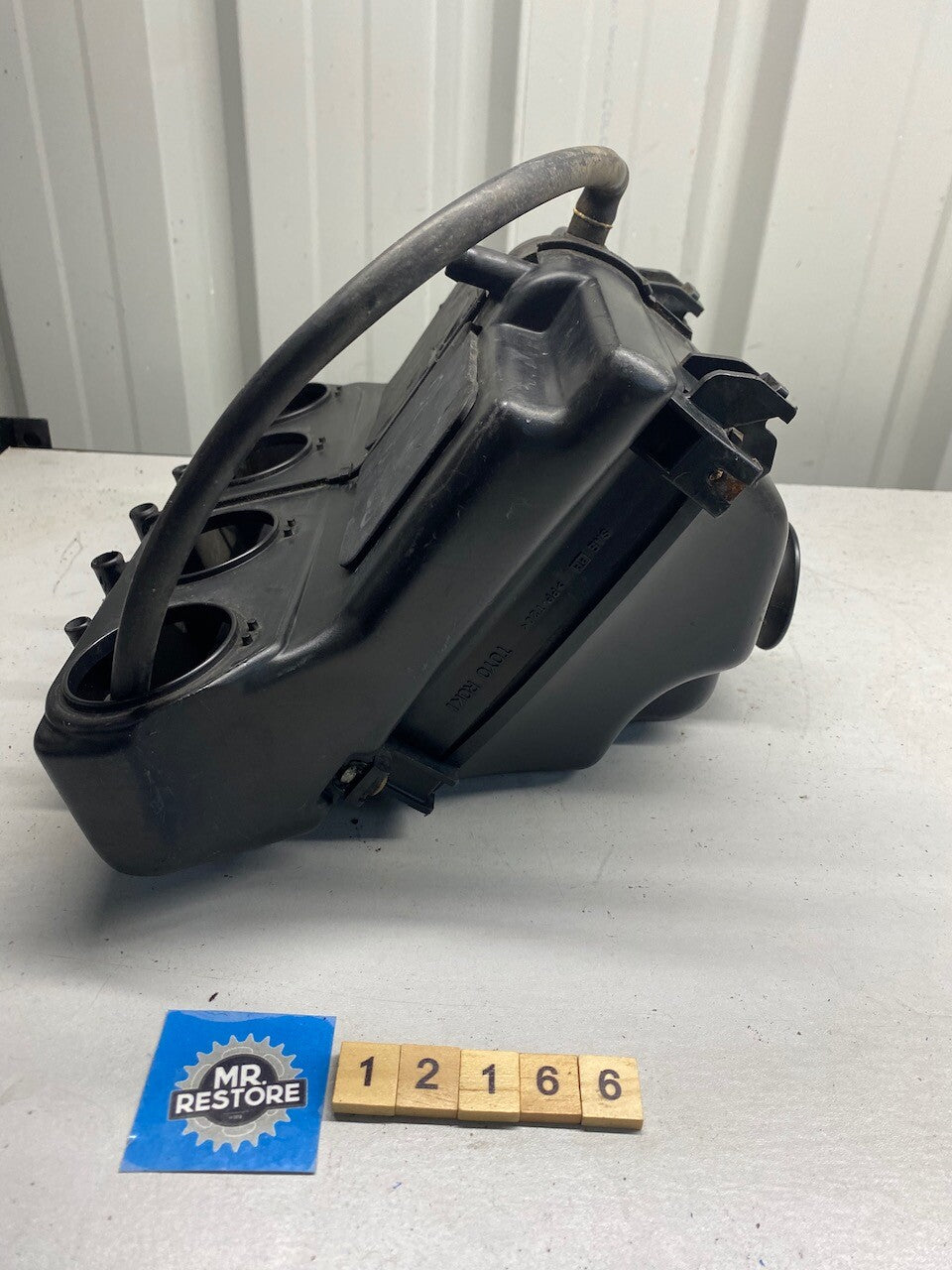 Suzuki RF900 Air Box Air Cleaner & Inlet Tube