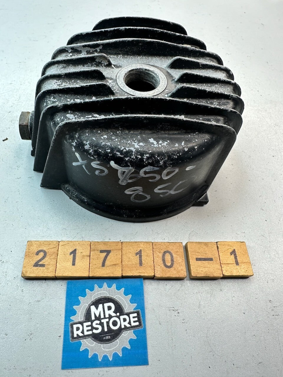Yamaha XJ1100 XS1100 XS850 XS750 Oil Element Filter Cover 2H7-13447