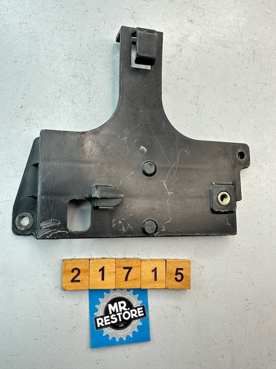 Yamaha FJ600 XJ600 Battery Box Lid 33M-28185